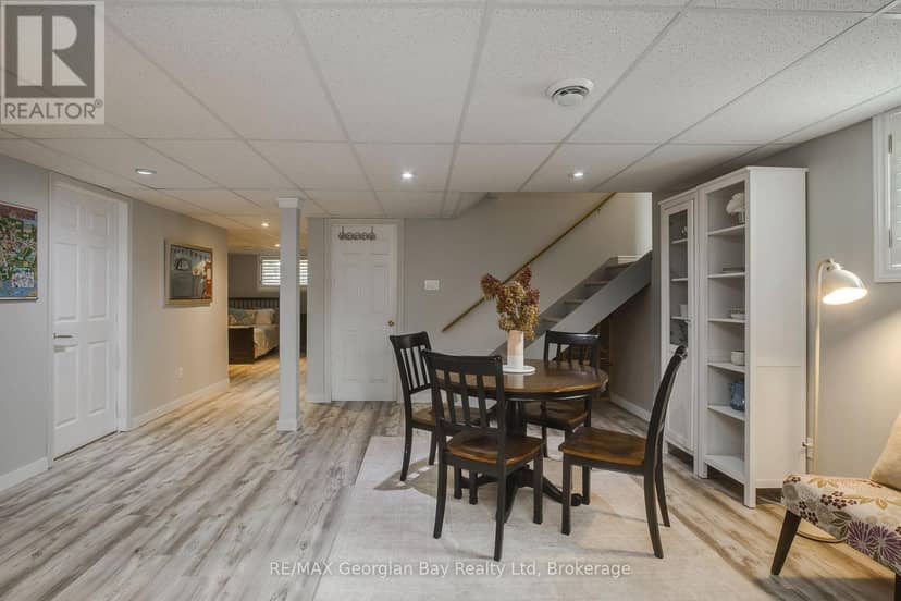 19 Bridle Road — photo 11 of 28