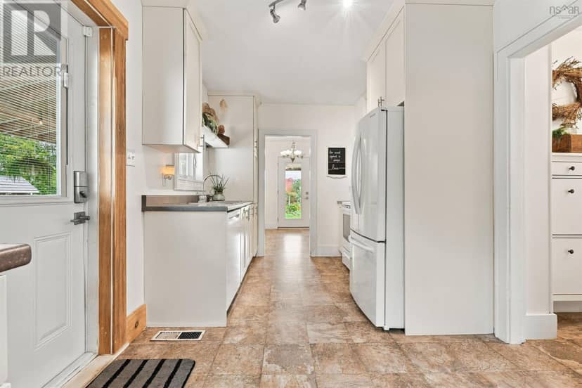 35 Riverside Lane — photo 13 of 40