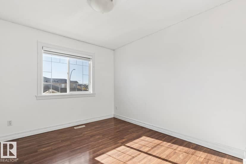 15803 95 ST NW — photo 33 of 40