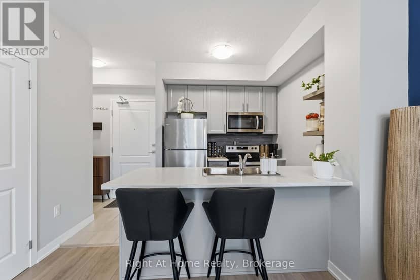 321 - 460 Dundas Street E — photo 11 of 26