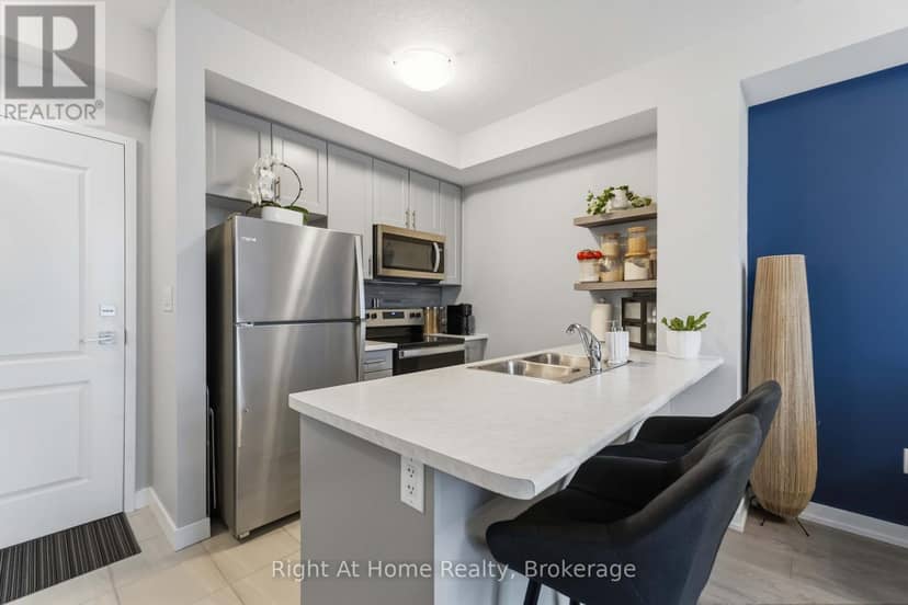 321 - 460 Dundas Street E — photo 12 of 26