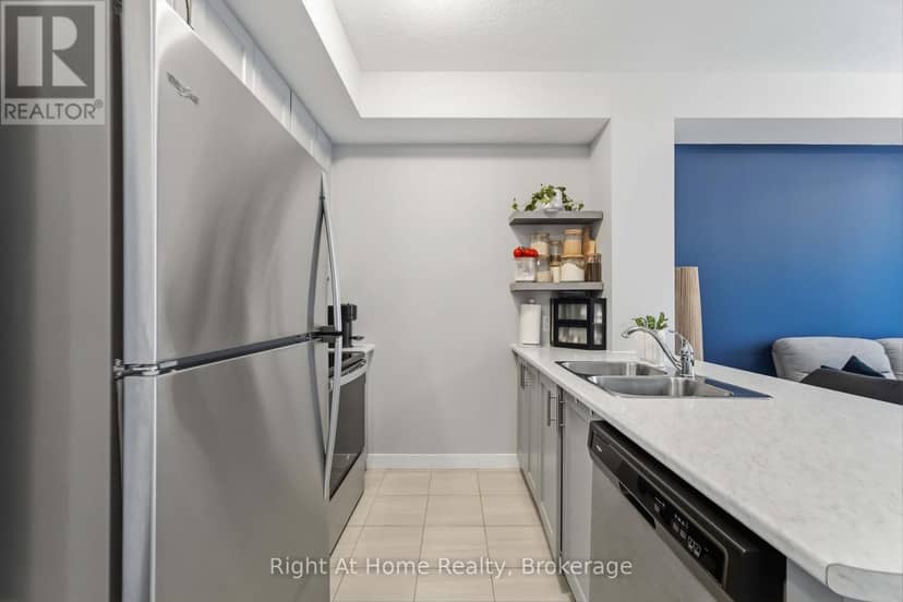 321 - 460 Dundas Street E — photo 13 of 26