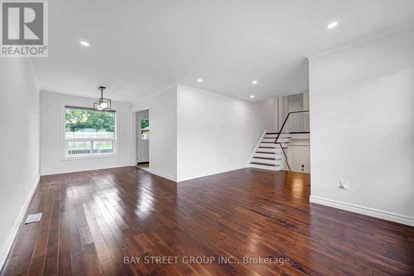 35 Kemano Road, Aurora, photo 6