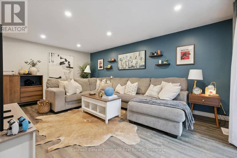 27 Aspen Valley Crescent — photo 10 of 35