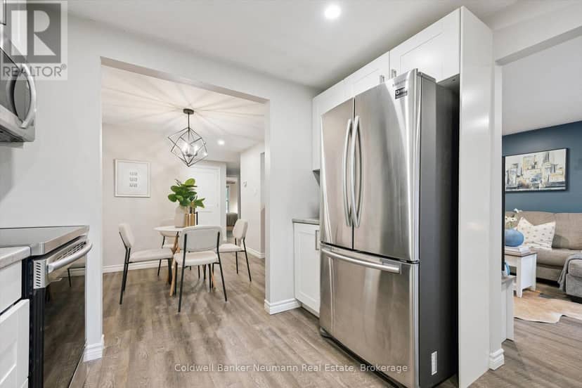 27 Aspen Valley Crescent — photo 17 of 35