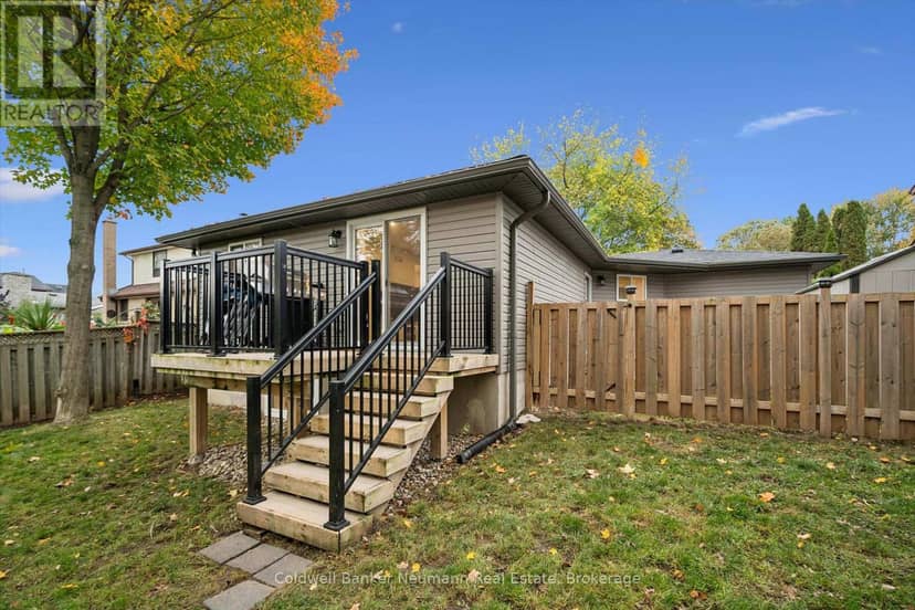 27 Aspen Valley Crescent — photo 30 of 35
