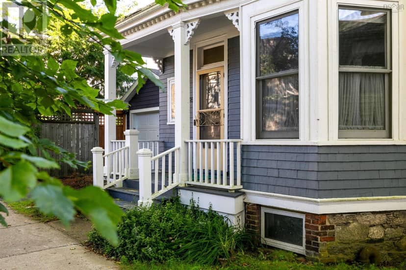 1695 Edward Street — photo 3 of 39