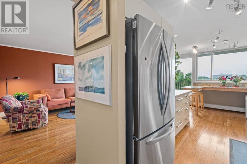 502 990 Mclean Street — photo 17 of 38
