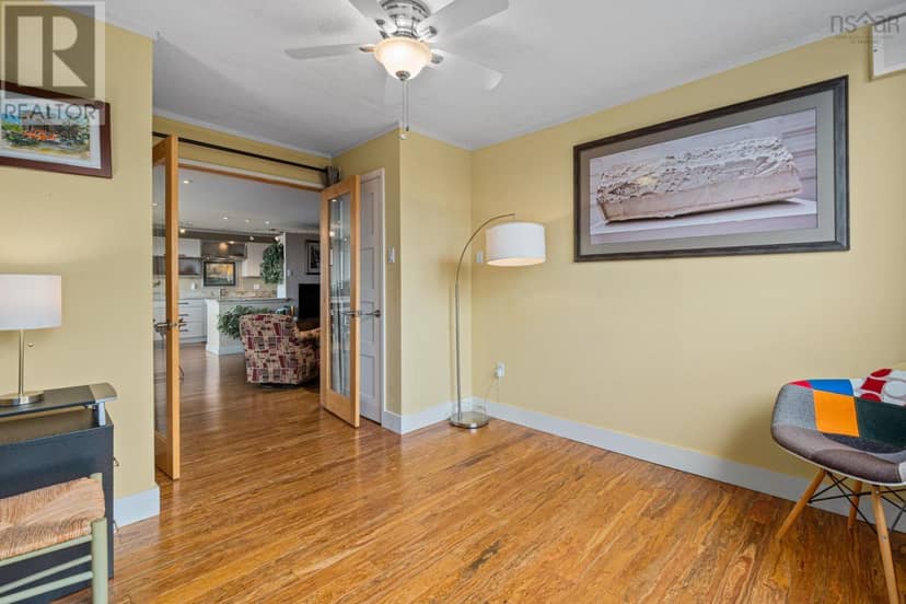 502 990 Mclean Street — photo 32 of 38