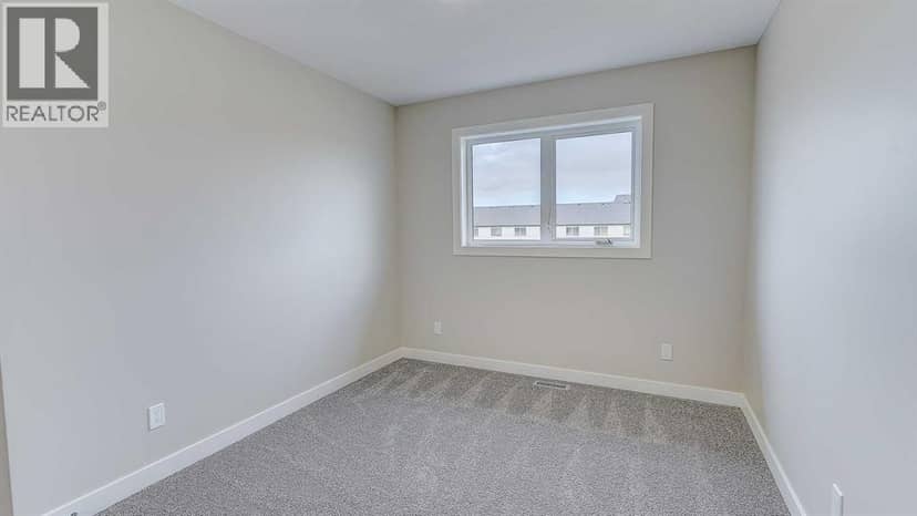 29 Ian Way — photo 17 of 27