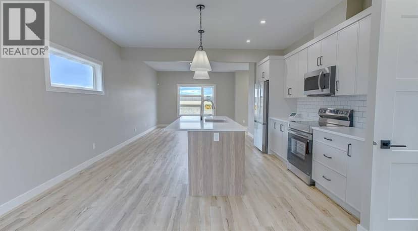 29 Ian Way — photo 10 of 27