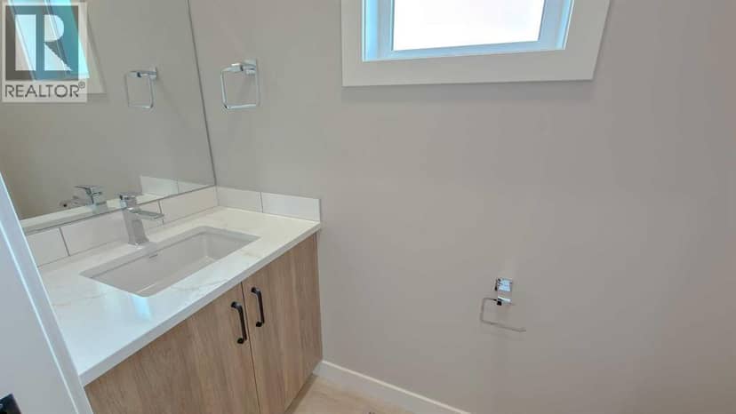 29 Ian Way — photo 12 of 27