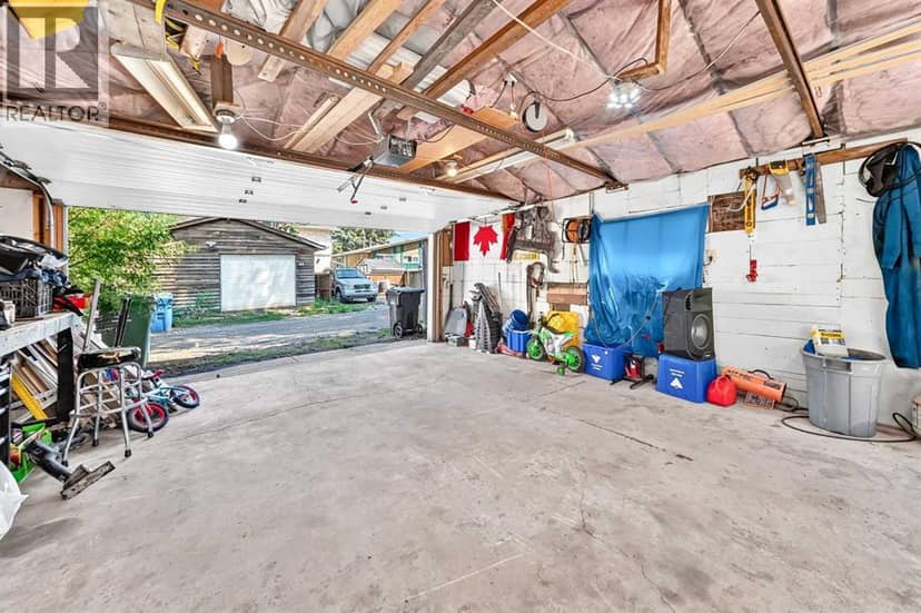 8512 33 Avenue NW — photo 36 of 40