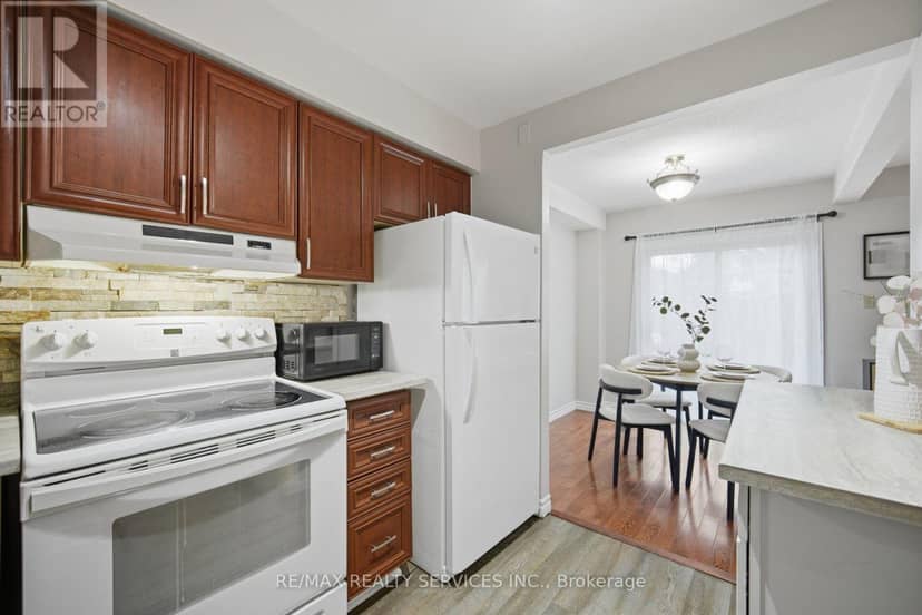 42 - 52 Adelaide Street — photo 15 of 40