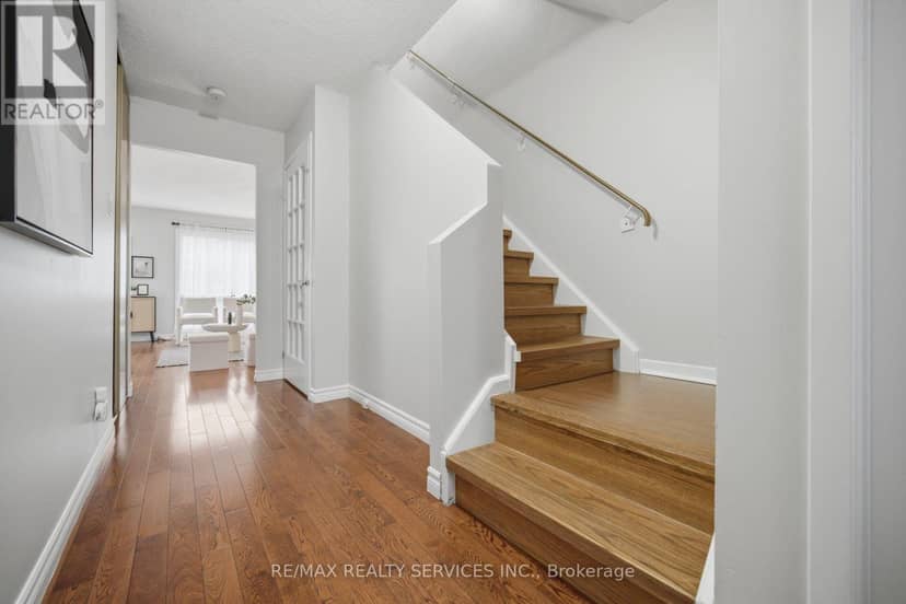 42 - 52 Adelaide Street — photo 19 of 40