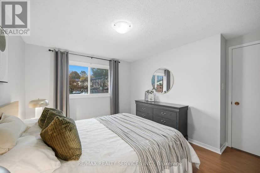 42 - 52 Adelaide Street — photo 22 of 40