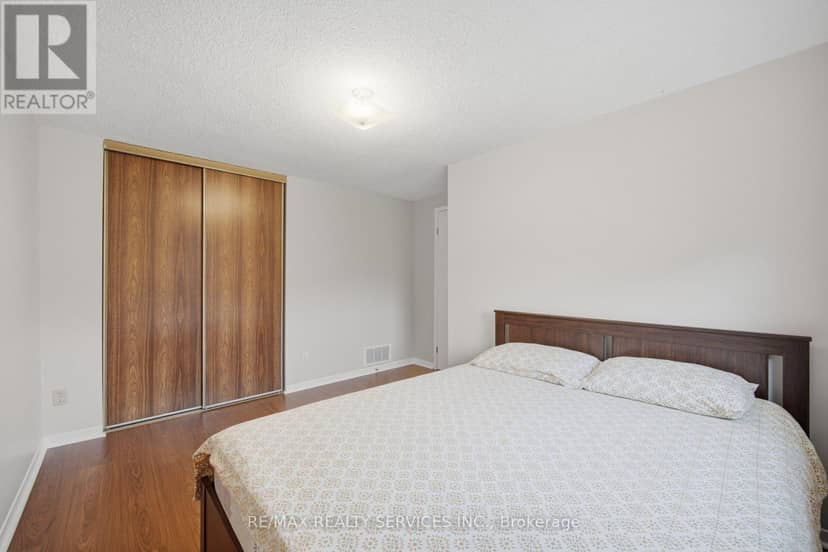 42 - 52 Adelaide Street — photo 28 of 40