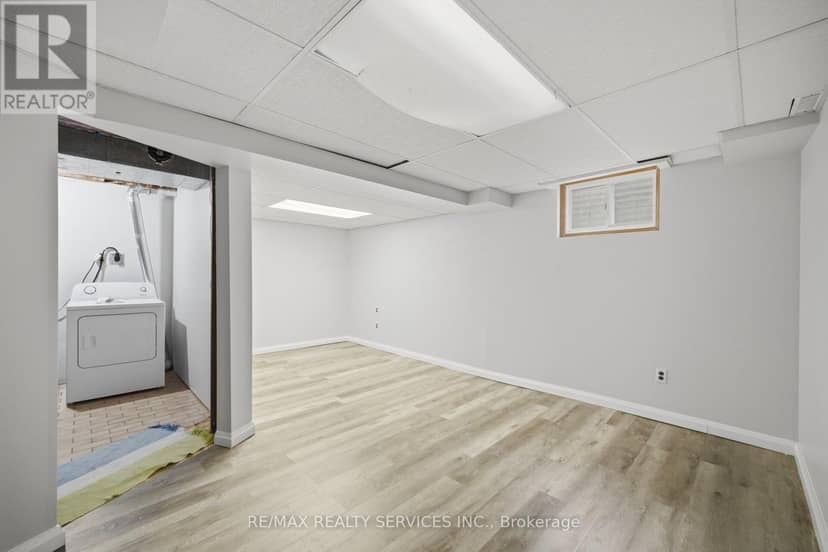42 - 52 Adelaide Street — photo 35 of 40