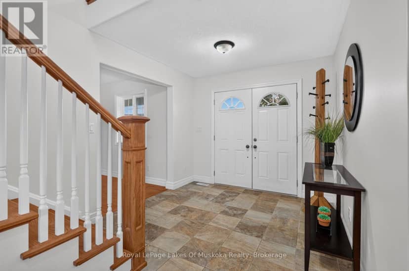 77 Lankin Avenue, Bracebridge, photo 3