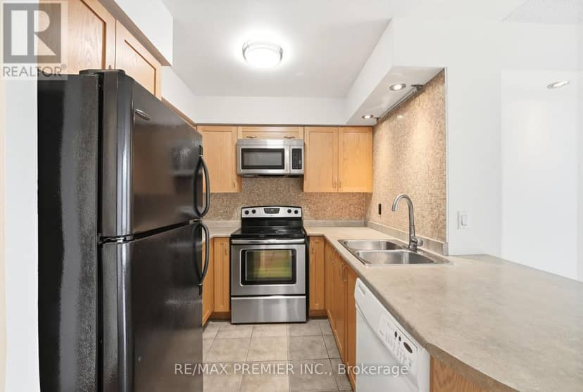 306 - 2772 Keele Street — photo 10 of 25