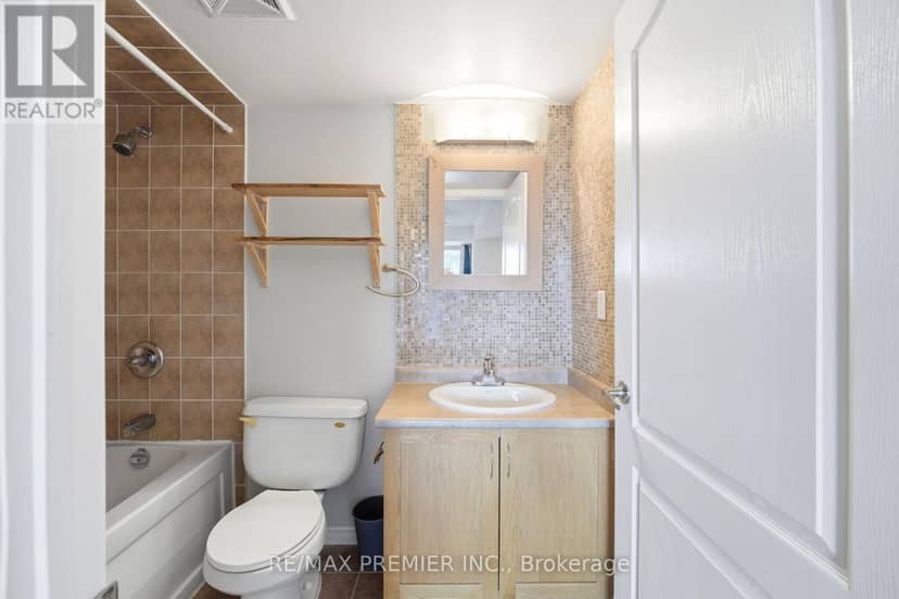 306 - 2772 Keele Street — photo 18 of 25