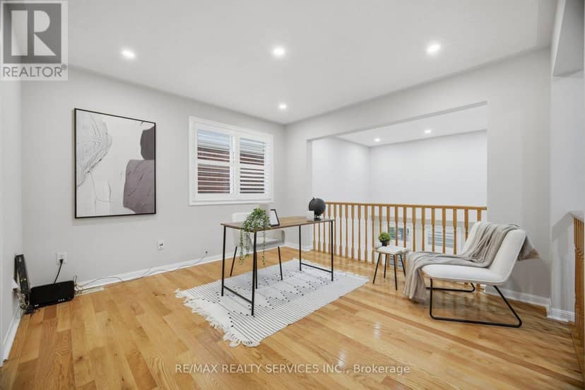 881 Lancaster Boulevard, Milton, photo 5