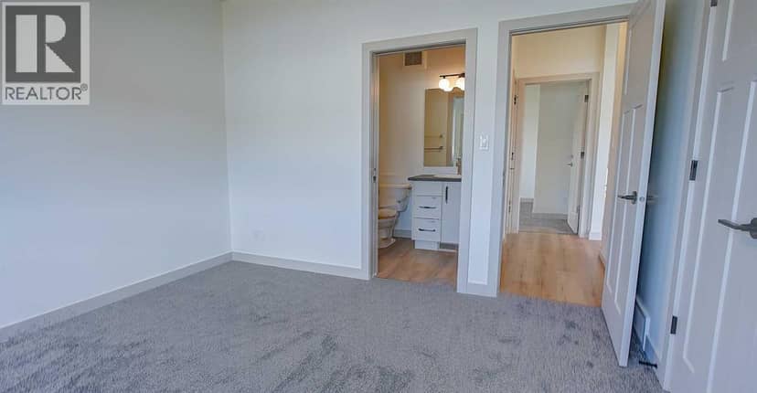 19 Ian Way — photo 19 of 32