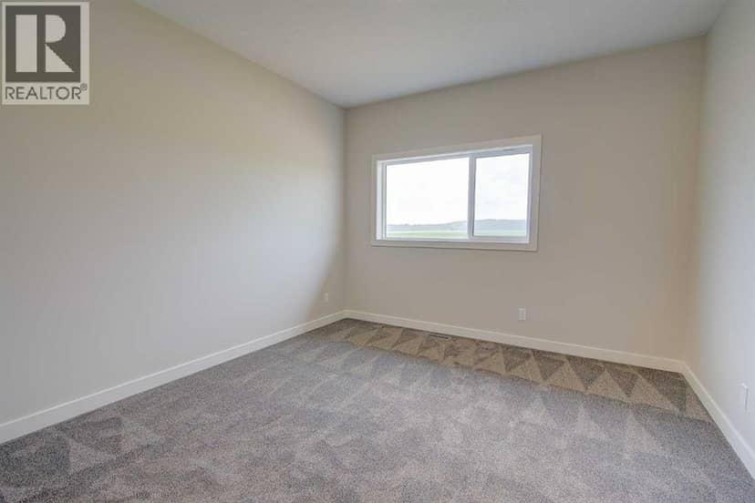 20 Ian Way — photo 16 of 26