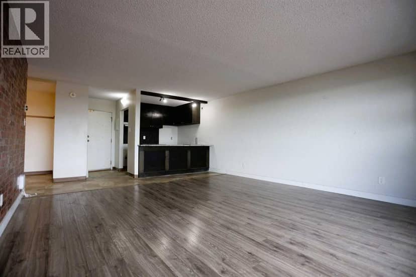 2710, 221 6 Avenue SE — photo 10 of 18