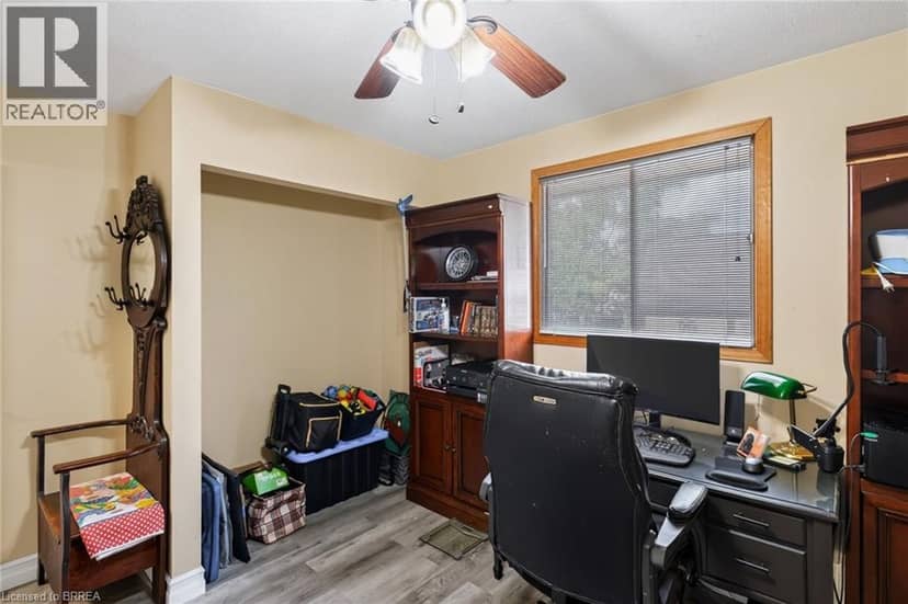 17B EMILIE Street — photo 18 of 40