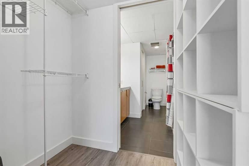 701, 1110 11 Street SW — photo 16 of 23