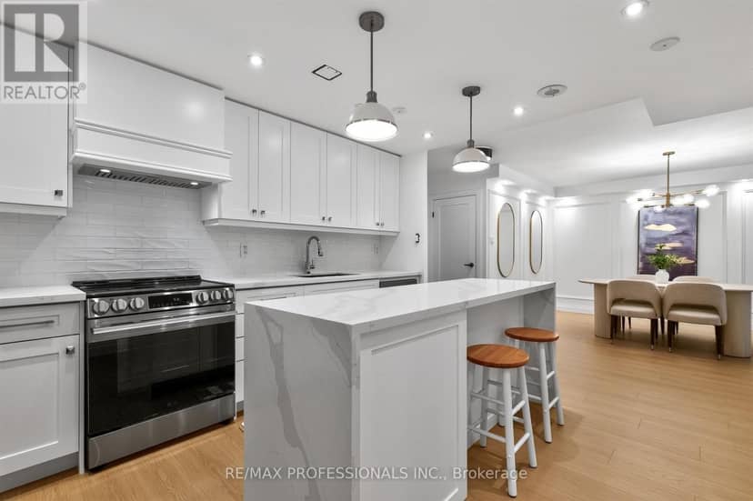 502 - 299 Mill Road — photo 10 of 33