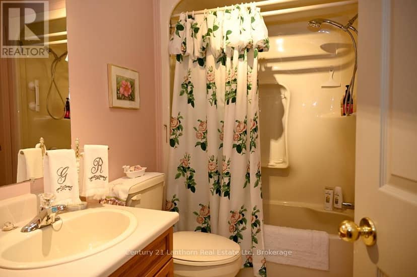 26 Heritage Drive — photo 19 of 21