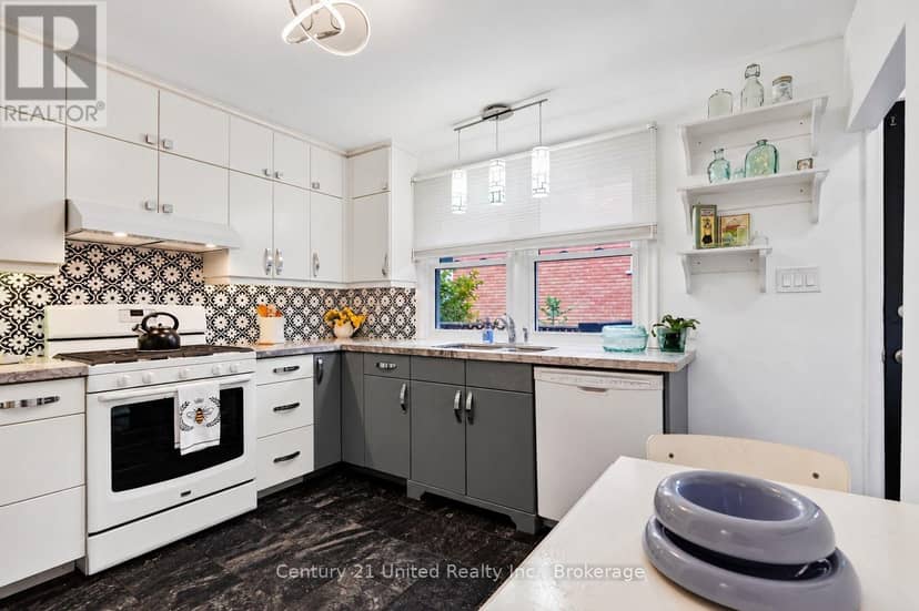 108 James Street E — photo 16 of 40