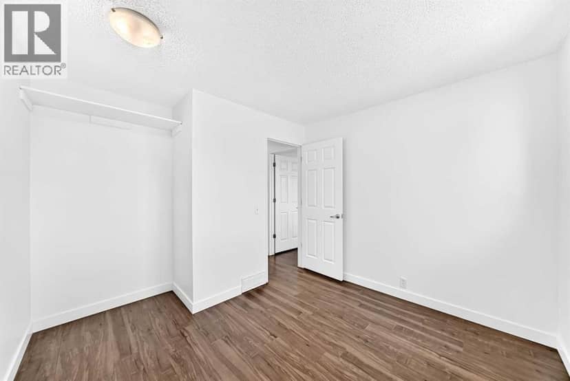 60 Erin Mount Crescent SE — photo 13 of 26