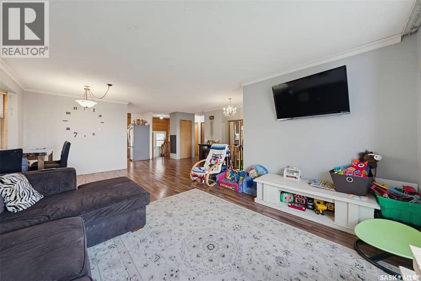 219 Hawkins STREET — photo 7 of 40