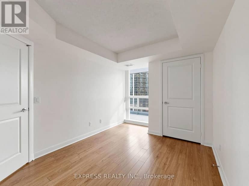 1007 - 4968 Yonge Street — photo 25 of 40