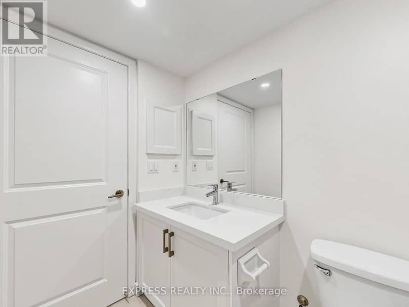 1007 - 4968 Yonge Street — photo 30 of 40