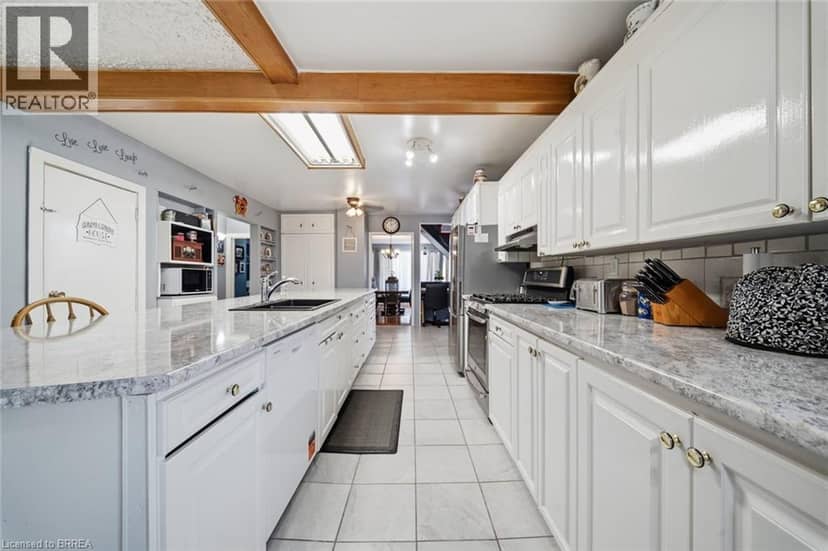 986 COLBORNE Street — photo 9 of 31