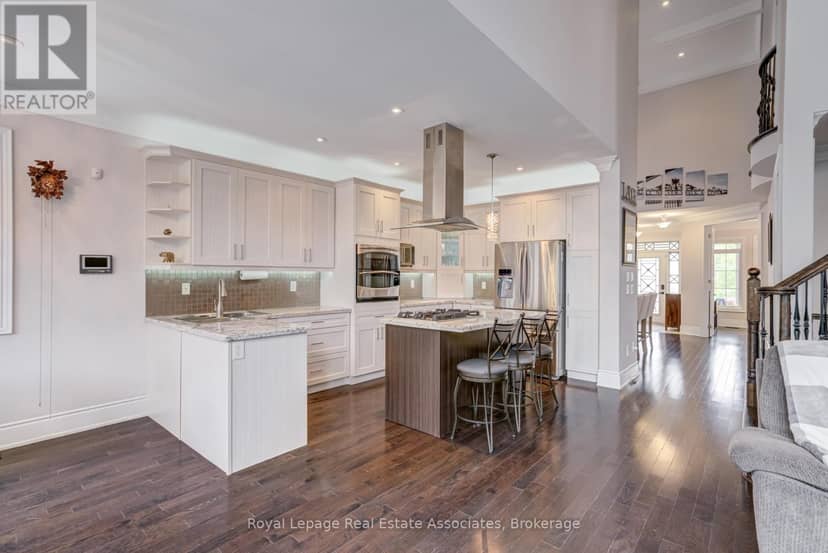 20 Cannington Crescent — photo 13 of 40