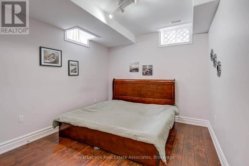 20 Cannington Crescent — photo 36 of 40