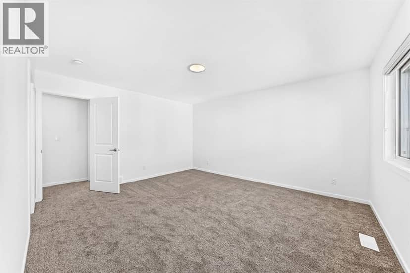 118 Yorkstone Villas SW — photo 29 of 40