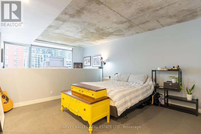 702 - 36 Charlotte Street — photo 19 of 34