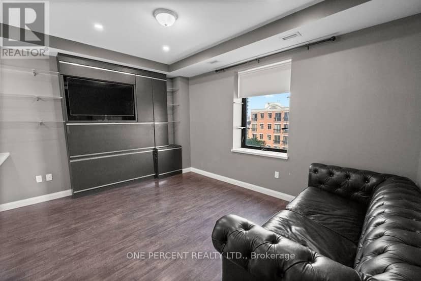 401 - 112 King Street E — photo 9 of 26