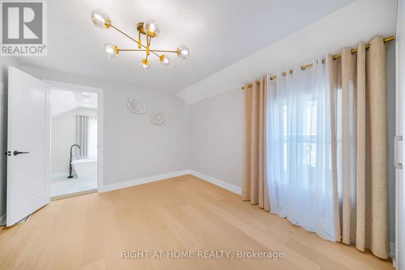 144 Waterloo Street — photo 19 of 37