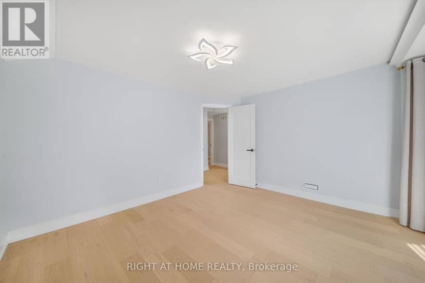 144 Waterloo Street — photo 24 of 37