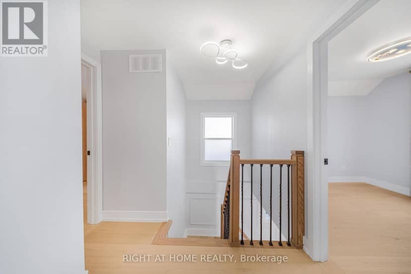 144 Waterloo Street — photo 18 of 37