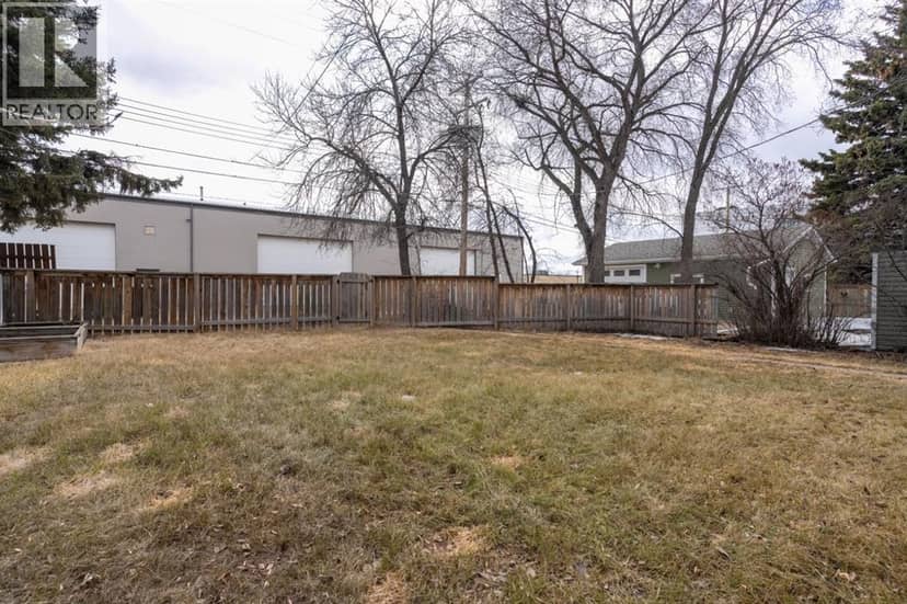 5015 52A Street — photo 25 of 27