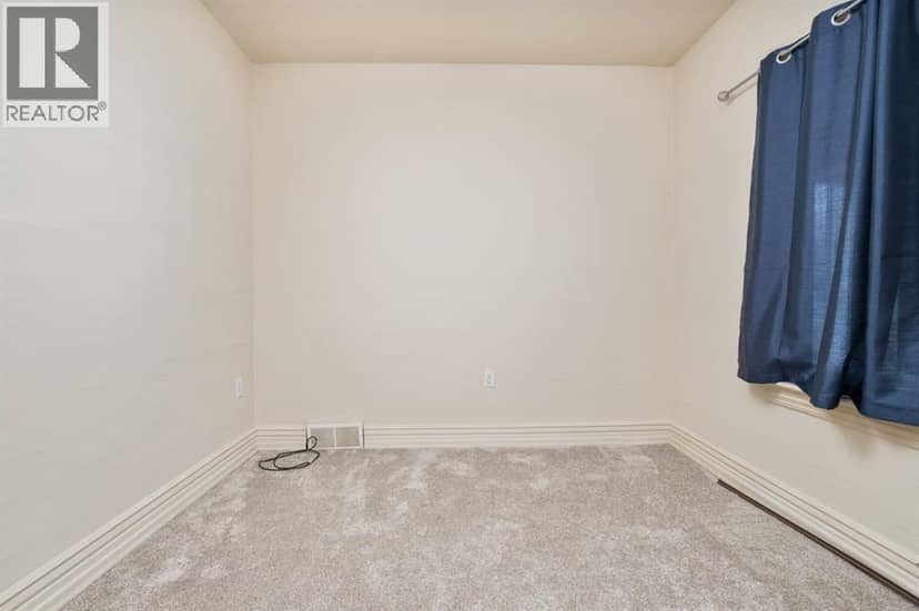 5015 52A Street — photo 13 of 27