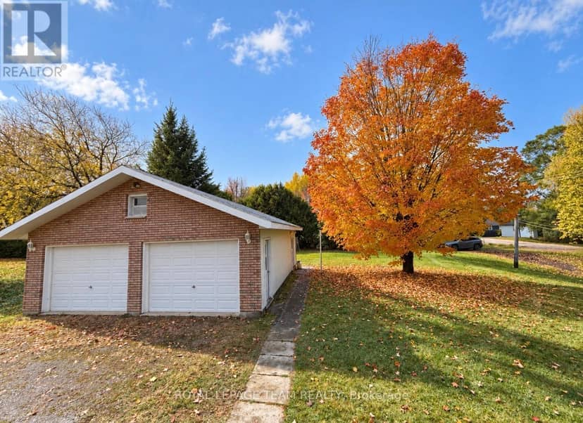 612 Elgin Street, Laurentian Valley, photo 3